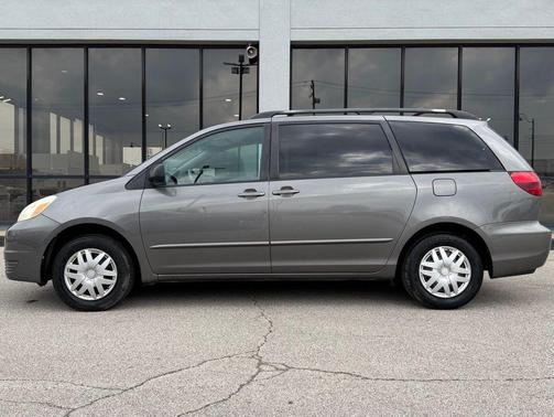 2005 Toyota Sienna 