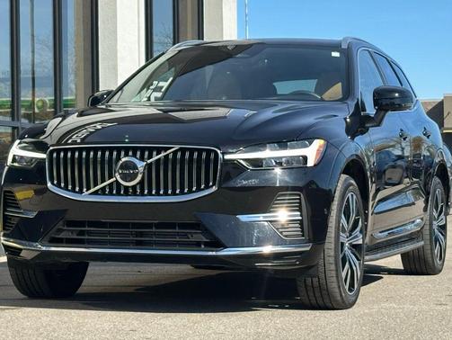 2022 Volvo XC60 Recharge Plug-In Hybrid T8 Inscription