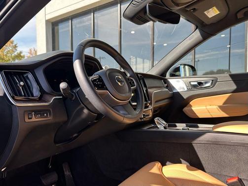 2022 Volvo XC60 Recharge Plug-In Hybrid T8 Inscription