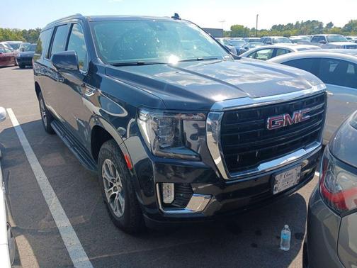 2023 GMC Yukon XL SLE