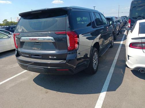 2023 GMC Yukon XL SLE