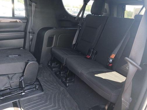2023 GMC Yukon XL SLE