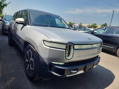 2023 Rivian R1S Adventure