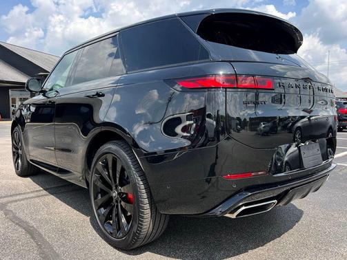 2024 Land Rover Range Rover Sport SE