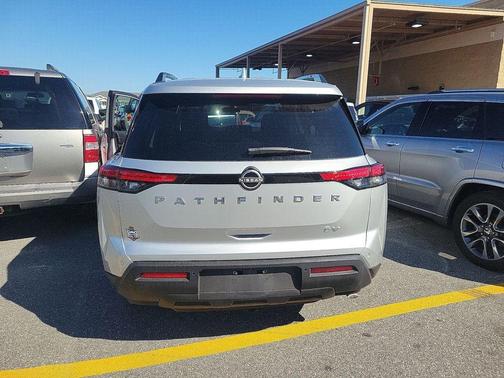 2022 Nissan Pathfinder SV 2WD