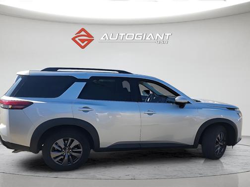 2022 Nissan Pathfinder SV 2WD