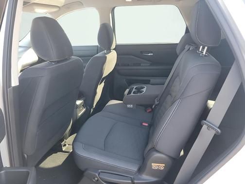 2022 Nissan Pathfinder SV 2WD