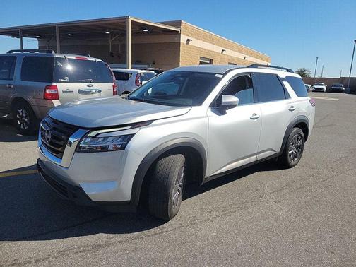 2022 Nissan Pathfinder SV 2WD