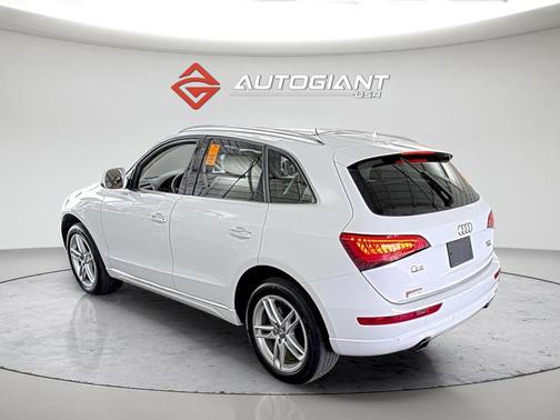 White 2017 Audi Q5 2.0T Premium Plus