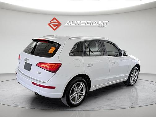White 2017 Audi Q5 2.0T Premium Plus