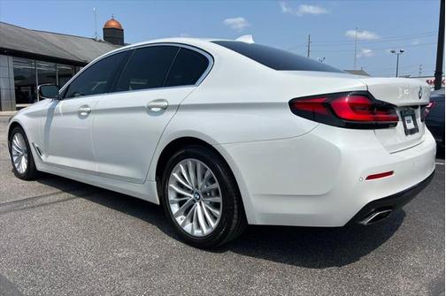 2021 BMW 530 530i