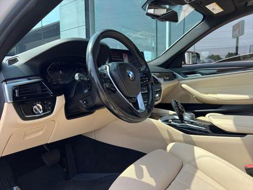 2021 BMW 530 530i