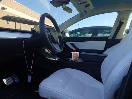 2022 Tesla Model Y Performance Dual Motor All-Wheel Drive