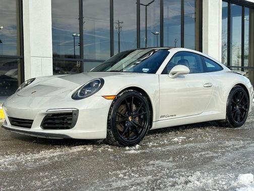 2018 Porsche 911 Carrera