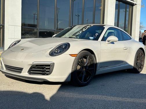2018 Porsche 911 Carrera