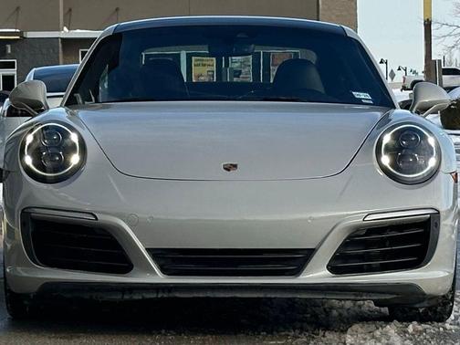2018 Porsche 911 Carrera