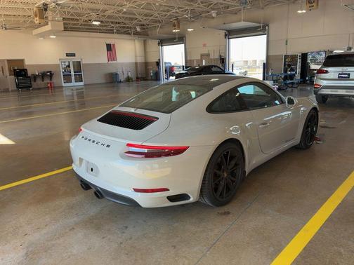 2018 Porsche 911 Carrera