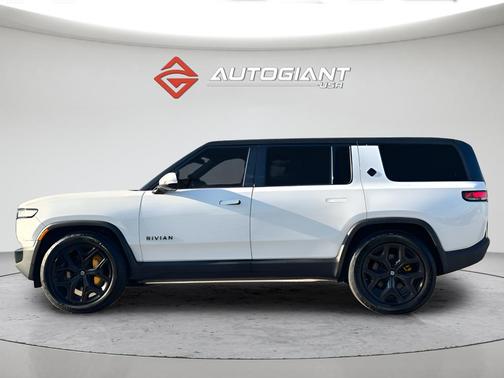 2022 Rivian R1S Adventure