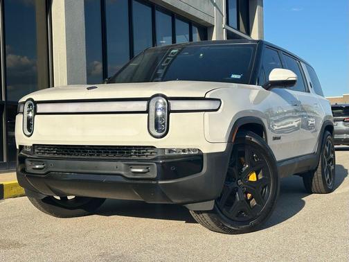 2022 Rivian R1S Adventure