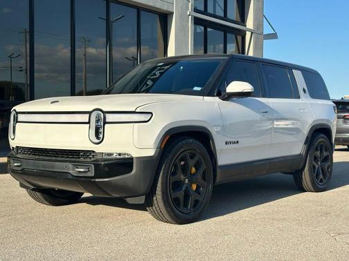 2022 Rivian R1S Adventure
