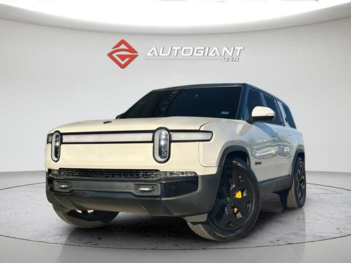 2022 Rivian R1S Adventure