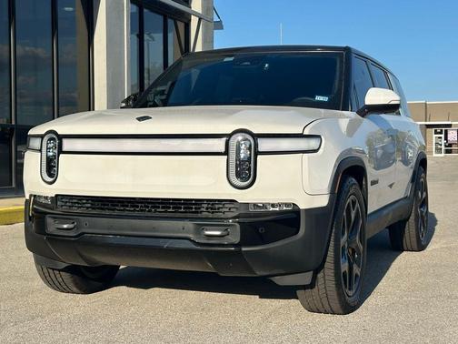 2022 Rivian R1S Adventure
