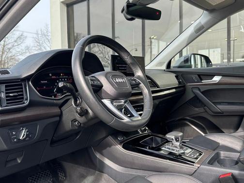 2024 Audi Q5 45 S line Premium Plus