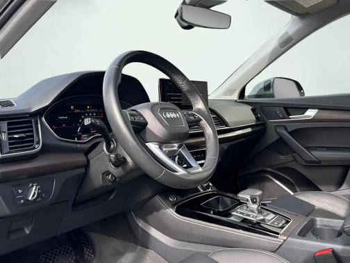 2024 Audi Q5 45 S line Premium Plus