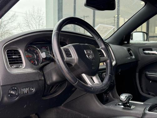 2012 Dodge Charger SXT