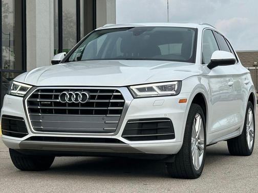 2020 Audi Q5 45 Premium Plus