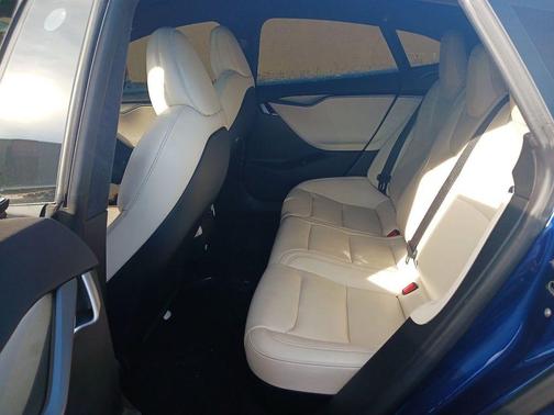 2020 Tesla Model S Performance