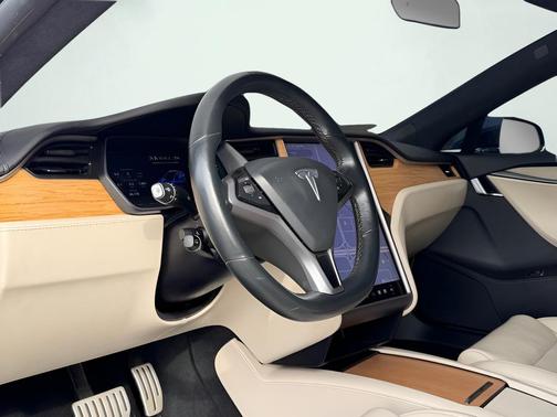 2020 Tesla Model S Performance