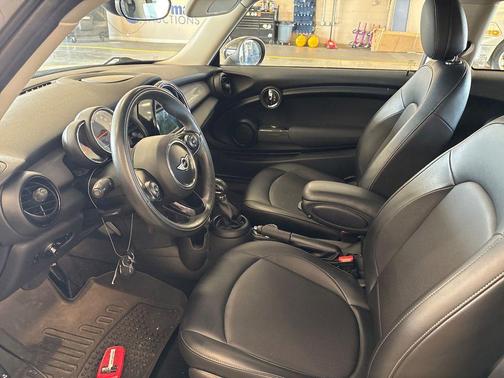 Pepper White 2018 MINI Hardtop Cooper