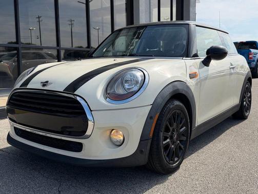 Pepper White 2018 MINI Hardtop Cooper