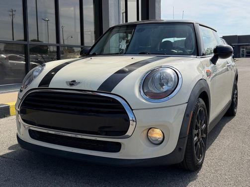 Pepper White 2018 MINI Hardtop Cooper