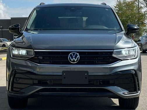 2022 Volkswagen Tiguan 2.0T SE R-Line Black 4MOTION