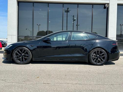2022 Tesla Model S Plaid