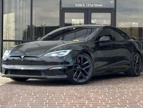2022 Tesla Model S Plaid