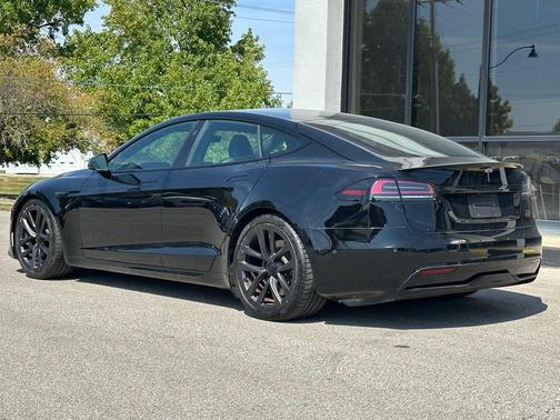 2022 Tesla Model S Plaid