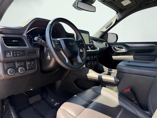 Black 2024 Chevrolet Suburban RST