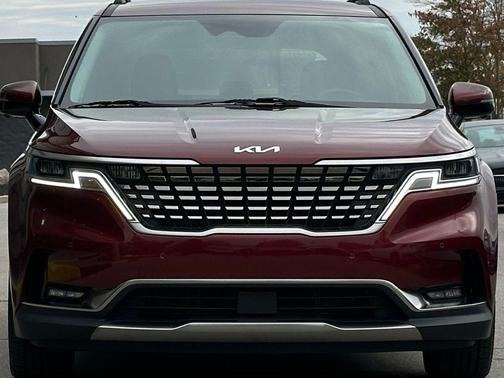 2023 Kia Carnival SX
