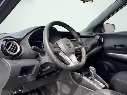 2019 Nissan Kicks SR