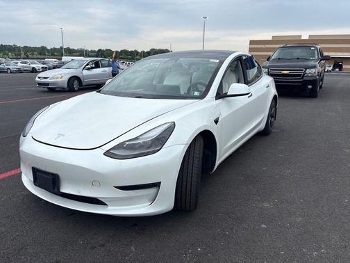 Pearl White Multi-Coat 2021 Tesla Model 3 Standard Range Plus