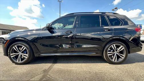 2022 BMW X7 M50i