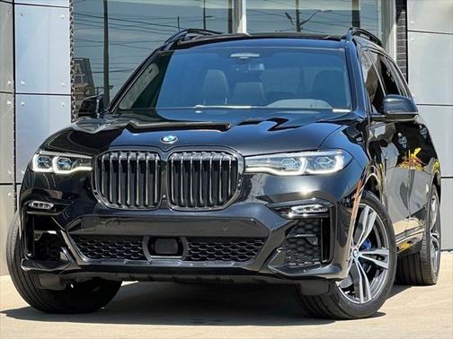 2022 BMW X7 M50i
