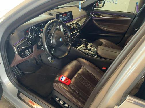 Glacier Silver Metallic 2018 BMW 530 530i