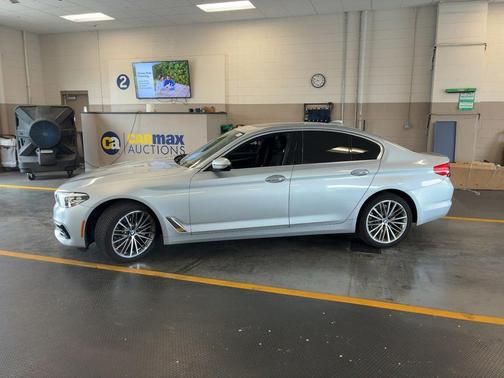 Glacier Silver Metallic 2018 BMW 530 530i