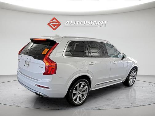 Crystal White 2018 Volvo XC90 T6 Inscription