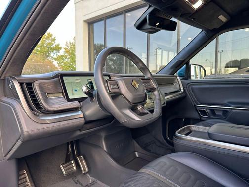 2022 Rivian R1T Adventure