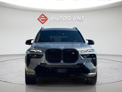 2023 BMW X7 M60i